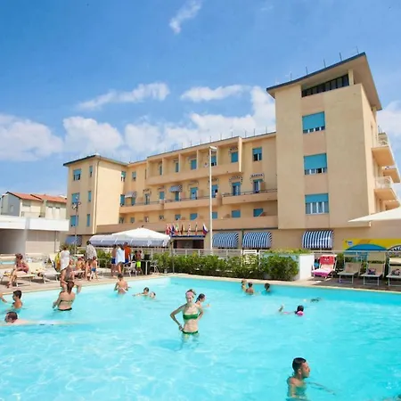 Isa-double In With Swimming Pool In Marina Di Cecina, Just 10 Meters From The Sea Hotel *